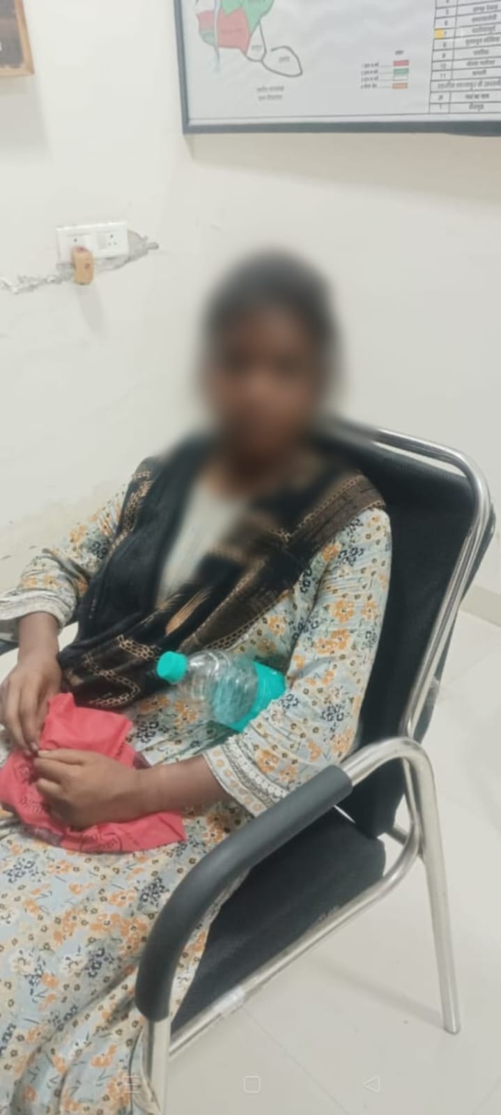 शाजापुर के थाना सुन्दरसी क्षेत्र में रात्रि में भटकती मिली मानसिक रूप से अस्वस्थ 15 वर्षीय किशोरी , डायल-112 जवानों ने सुरक्षित वन स्टॉप सेंटर छोड़ा।